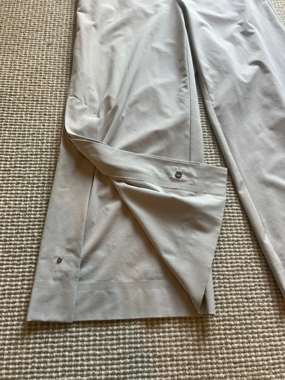 Athleta Woman’s Wide-Leg Pants in Light Gray - Picture 3 of 5